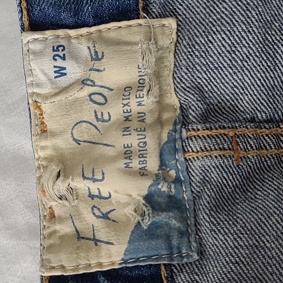 Free People Distressed jeans - Picture 2 of 4